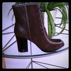 Nanette Nanette Lepore Women's Brown Isabel Boot.